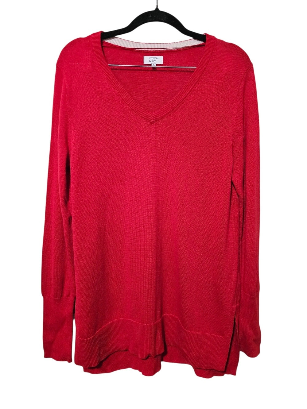Like New crown & ivy red V-neck pullover sweater